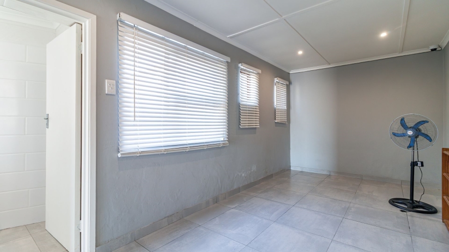 To Let commercial Property for Rent in Newton Park Eastern Cape